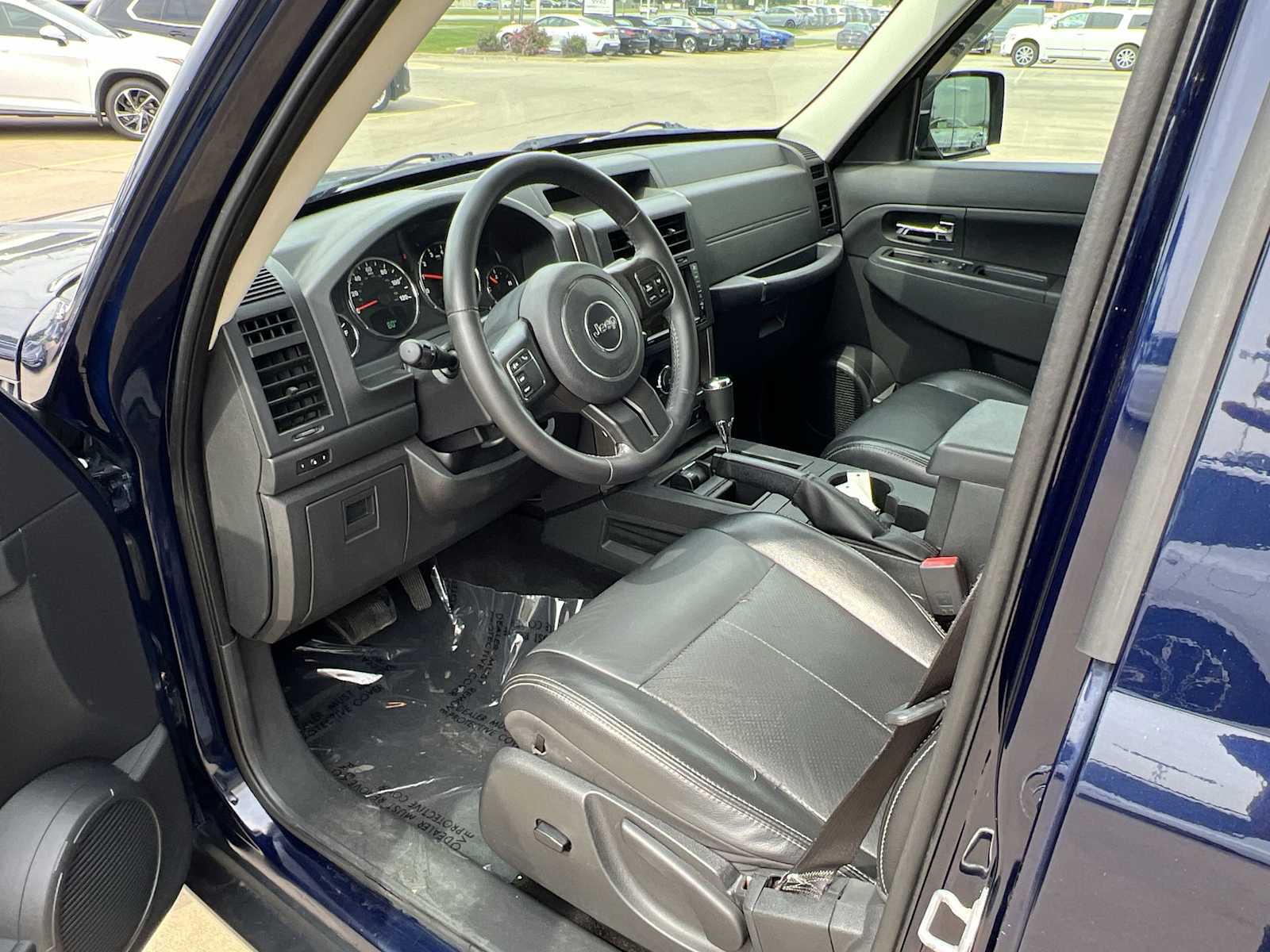 Thumbnail: 2012 Jeep Liberty - 2
