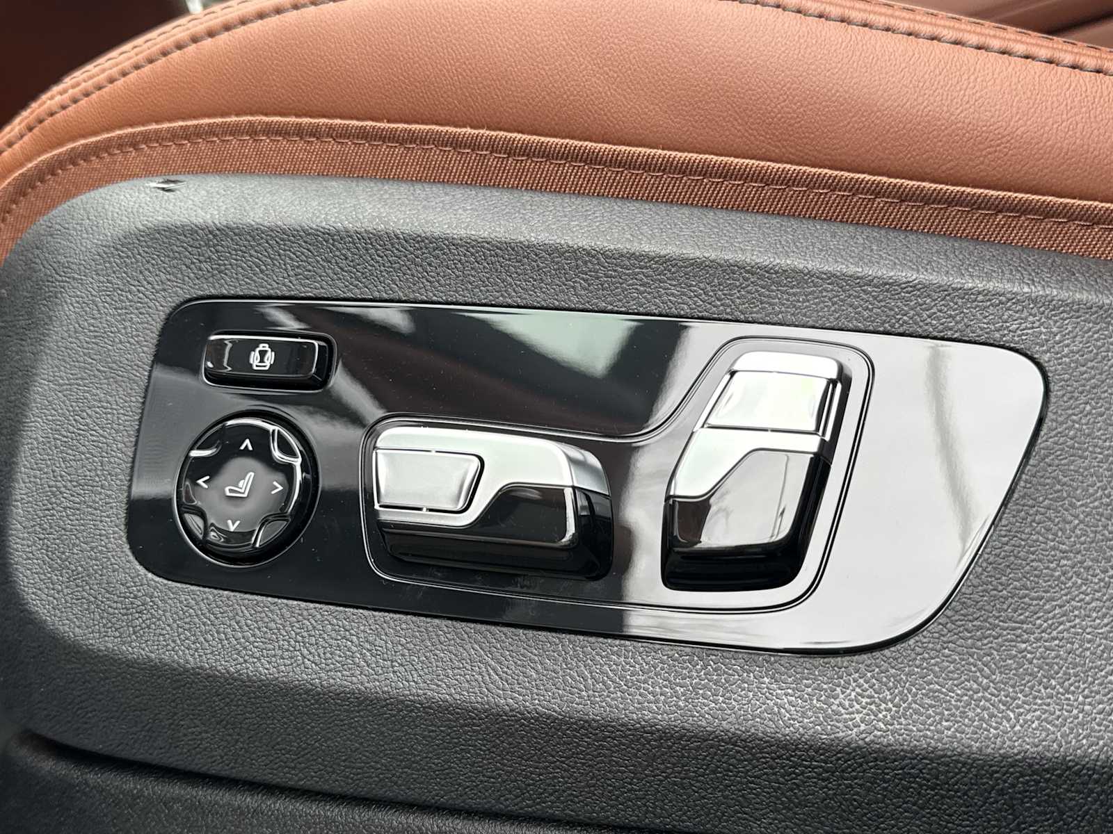 Thumbnail: 2026 BMW X7 - 18