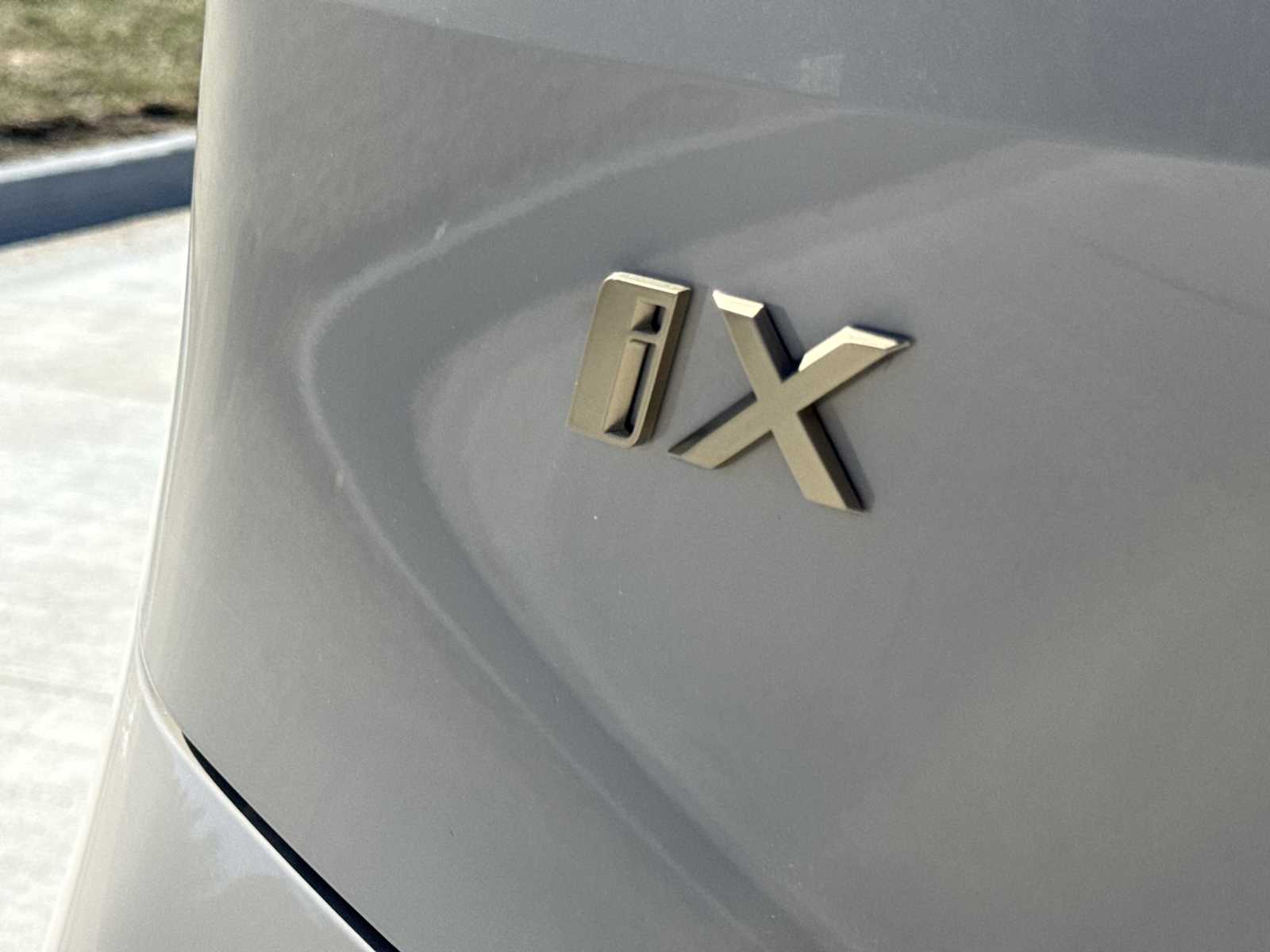 Thumbnail: 2026 BMW iX - 13