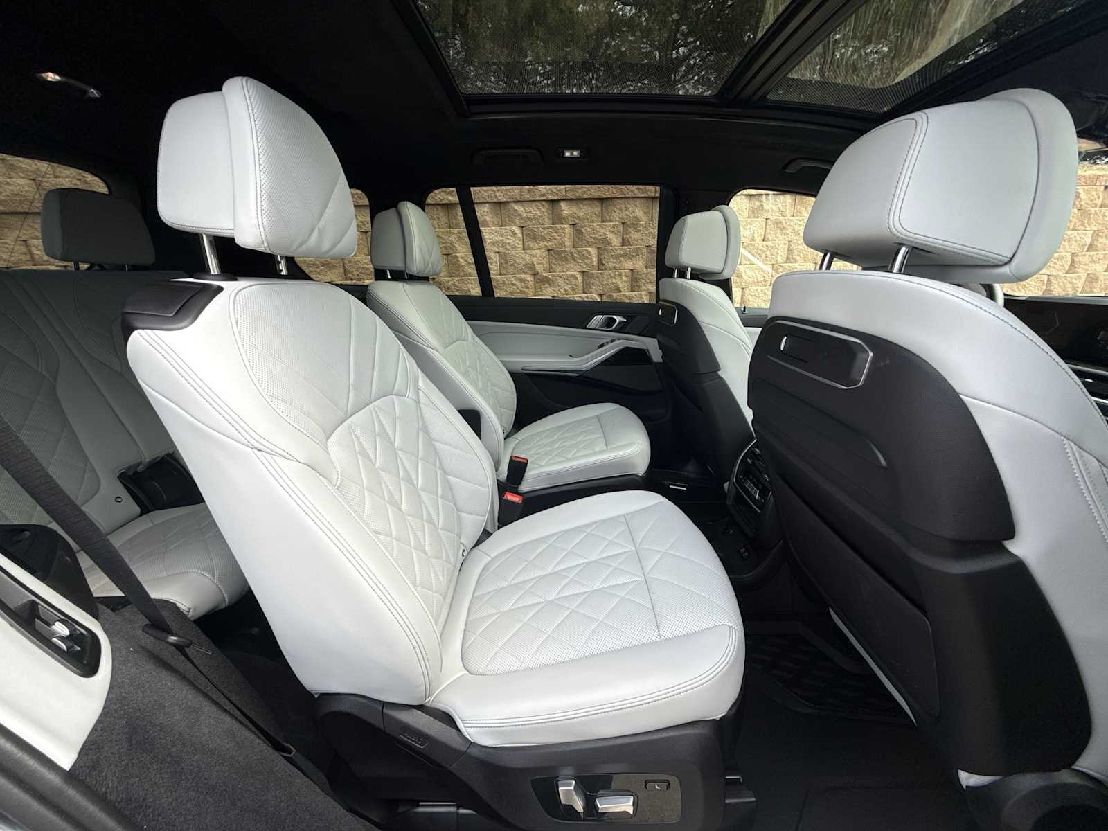 Thumbnail: 2024 BMW X7 - 22