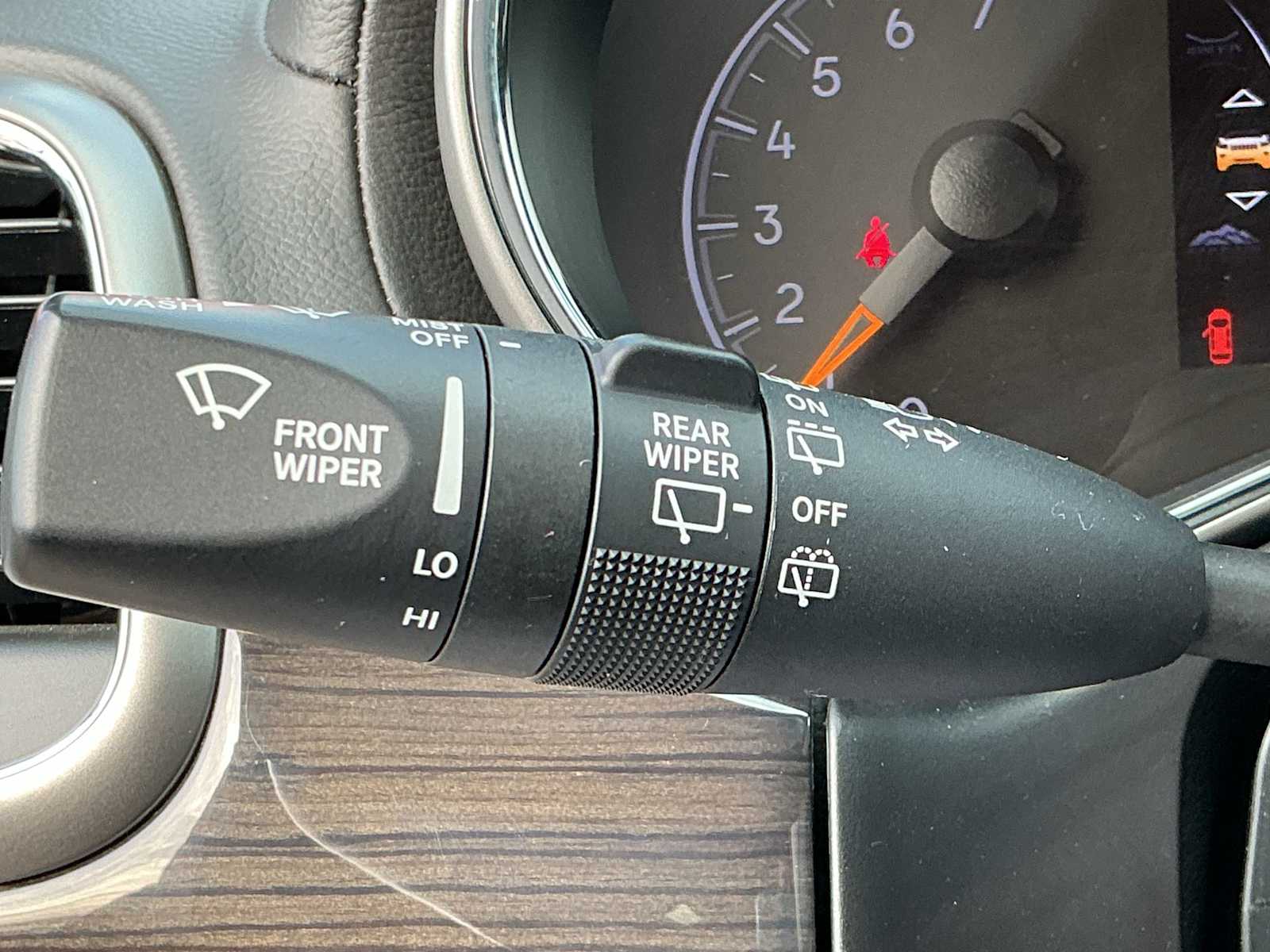 Thumbnail: 2018 Jeep Grand Cherokee - 29