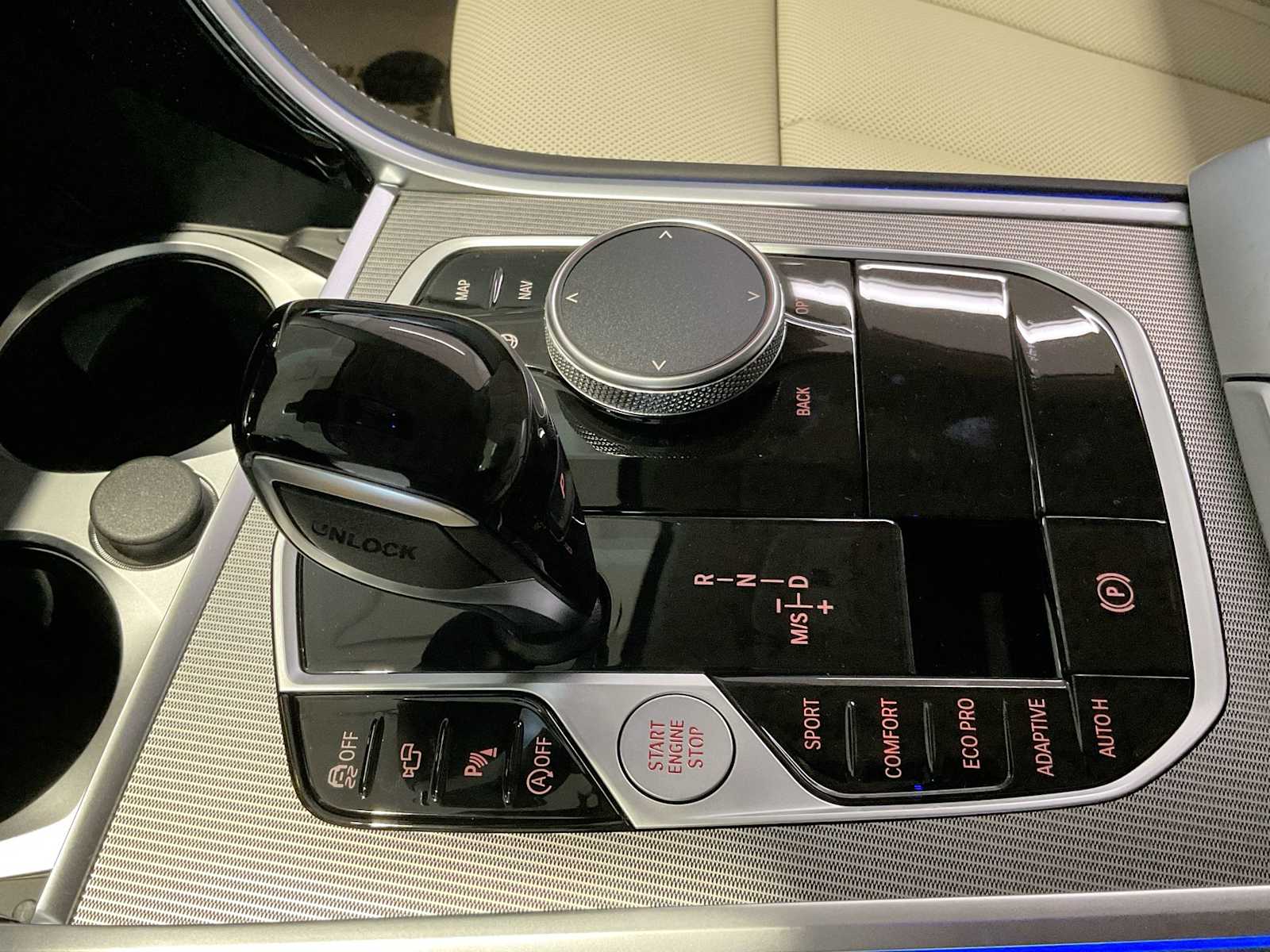 Thumbnail: 2026 BMW 8 Series - 32