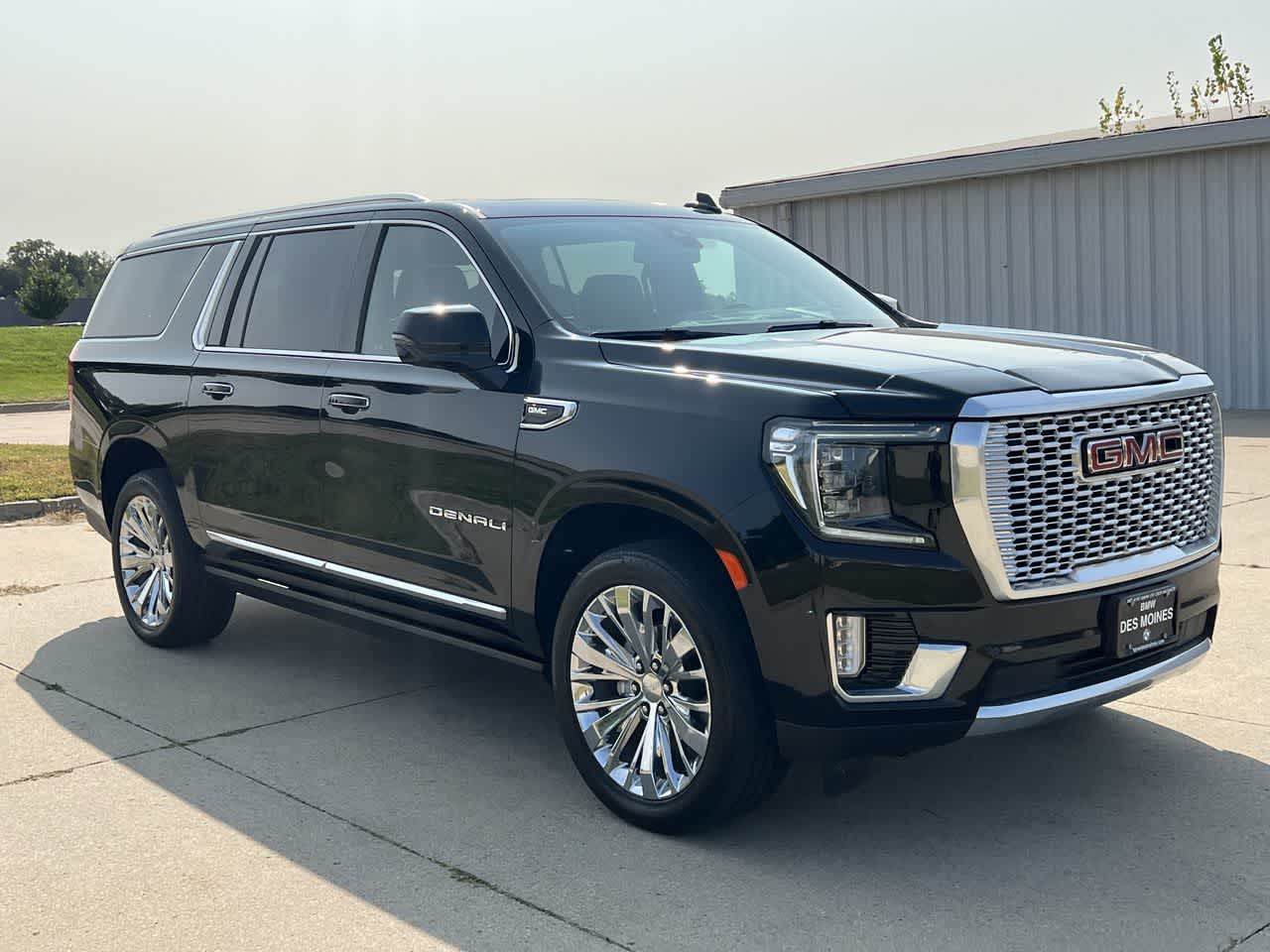 2022 GMC Yukon XL Denali 8