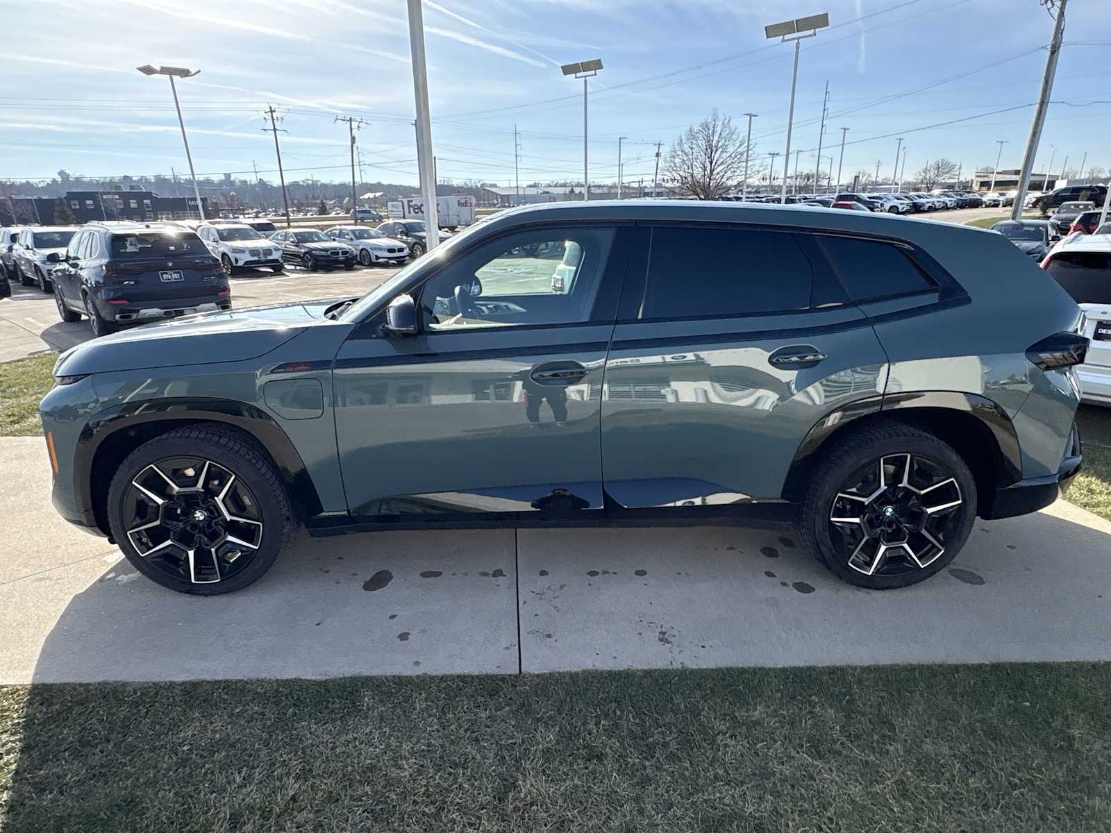 Thumbnail: 2026 BMW XM - 11