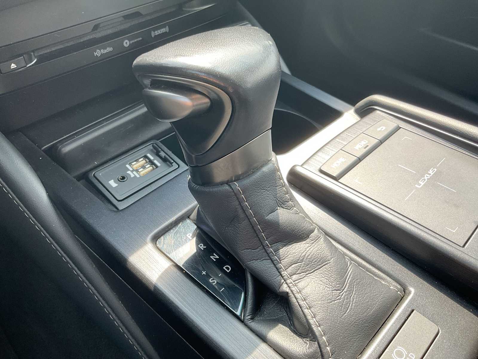 2020 Lexus ES 350 33