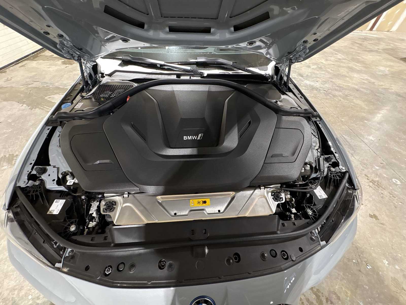 Thumbnail: 2025 BMW i4 - 20