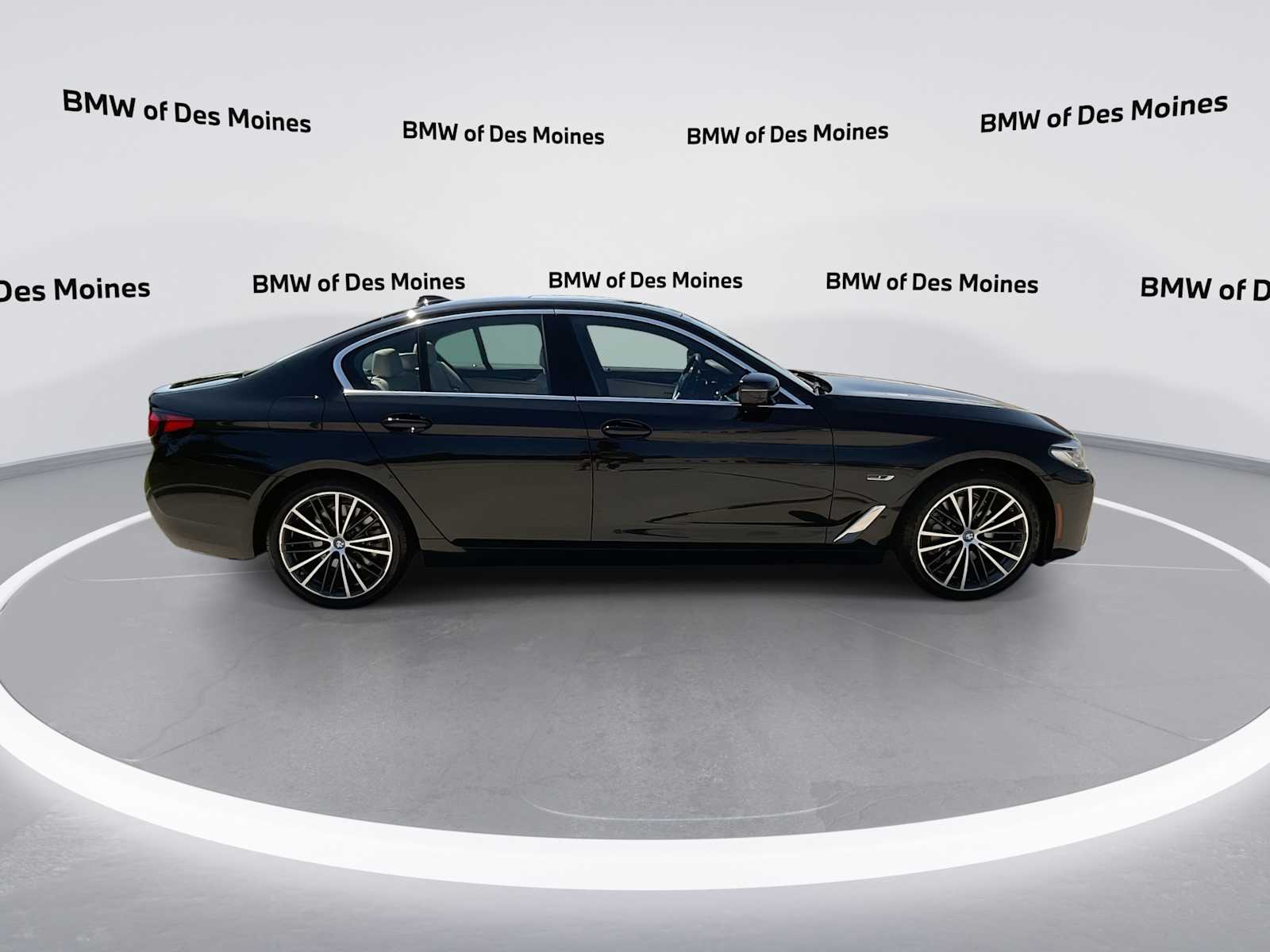 Thumbnail: 2023 BMW 5 Series - 9
