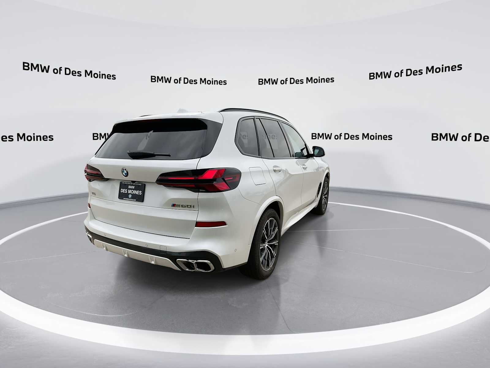 2025 BMW X5 M60i 8