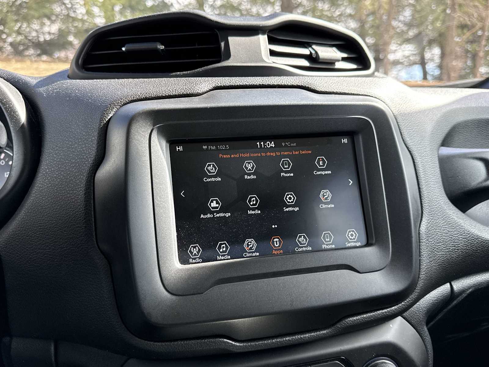 Thumbnail: 2019 Jeep Renegade - 29