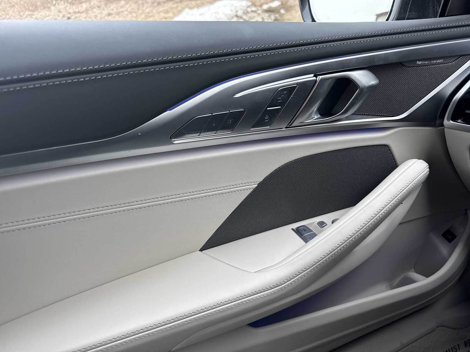 2026 BMW 8 Series M850i - Photo 37