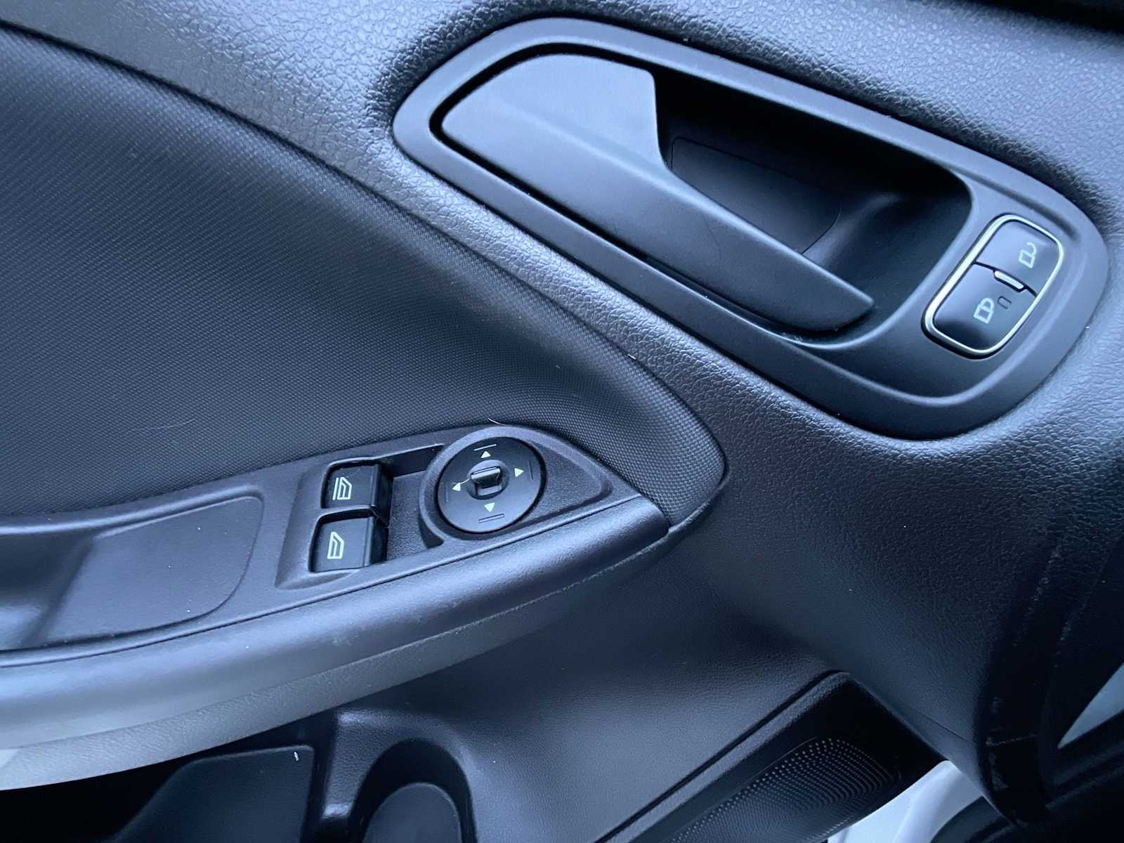 Thumbnail: 2016 Ford Focus - 22