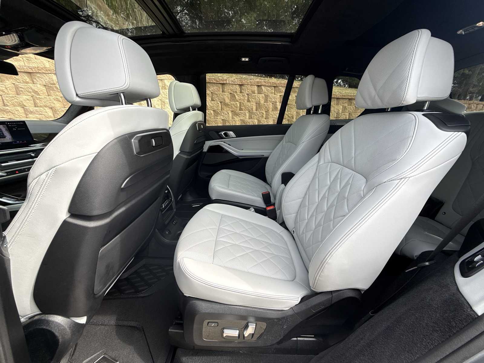 Thumbnail: 2024 BMW X7 - 21