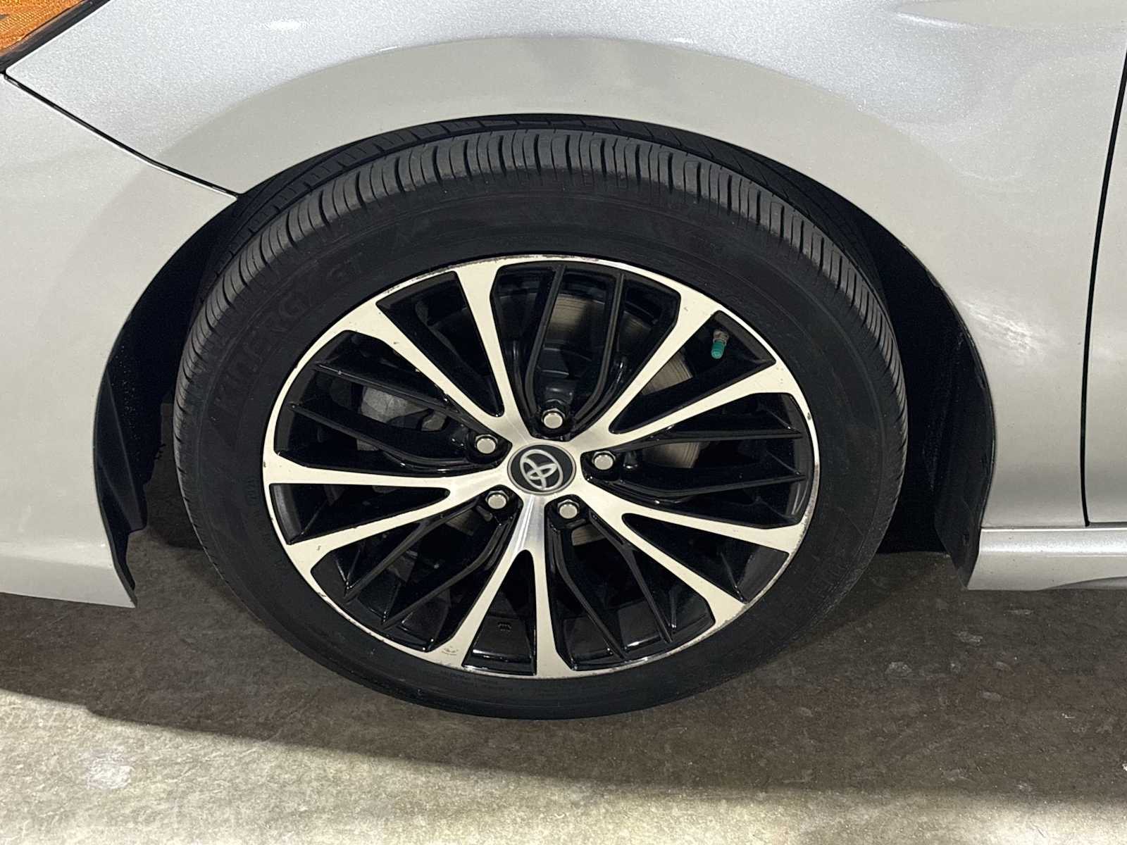 Thumbnail: 2018 Toyota Camry - 12