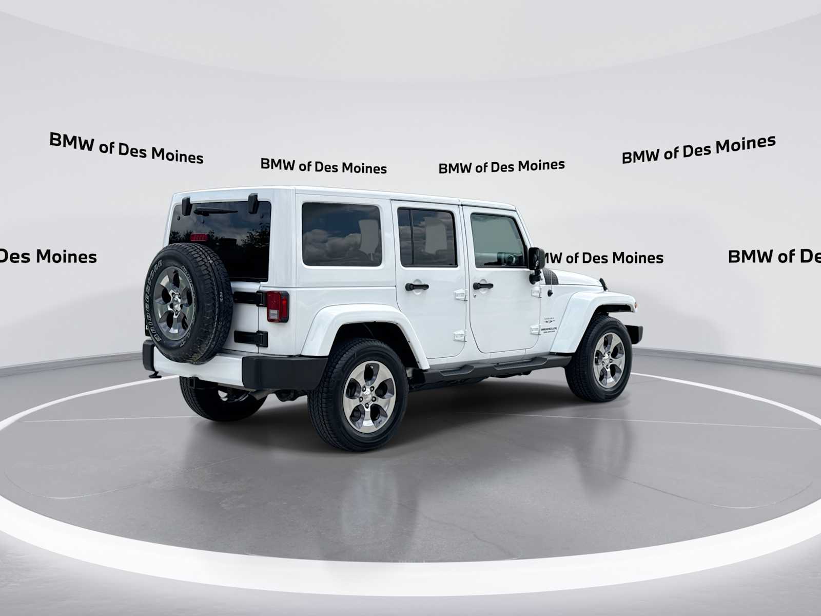 Thumbnail: 2016 Jeep Wrangler - 8