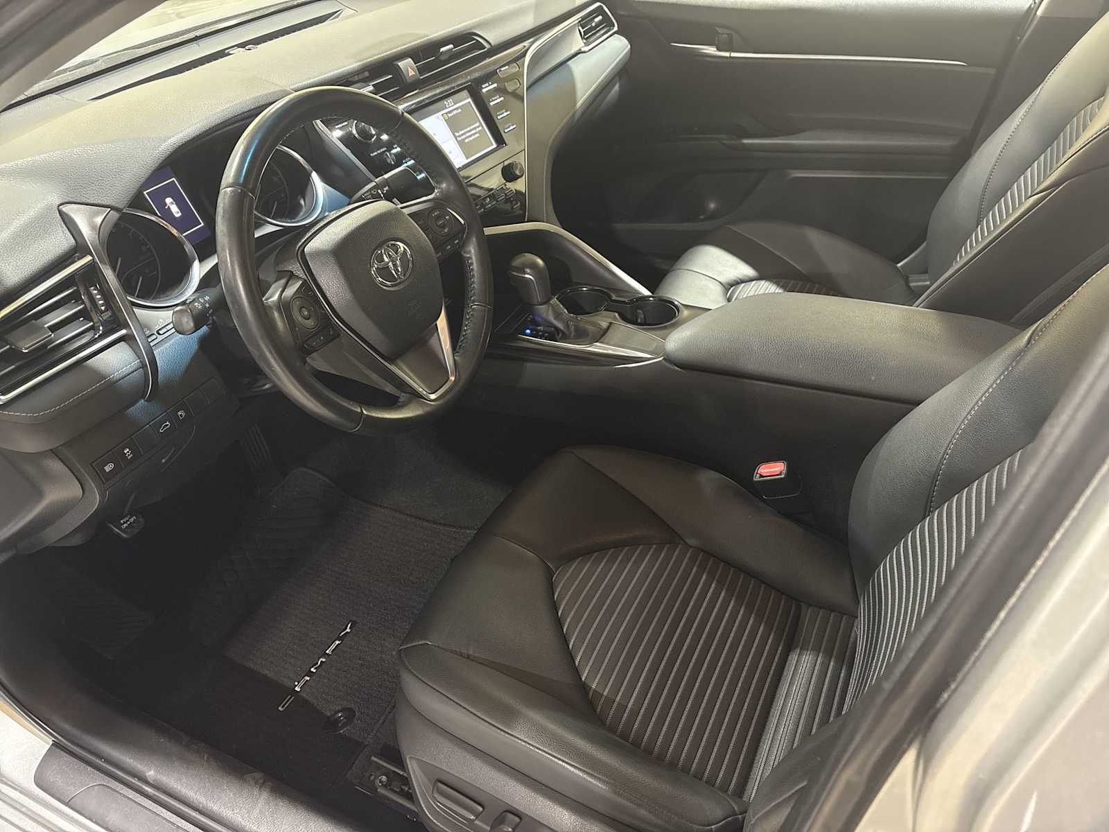 Thumbnail: 2018 Toyota Camry - 10