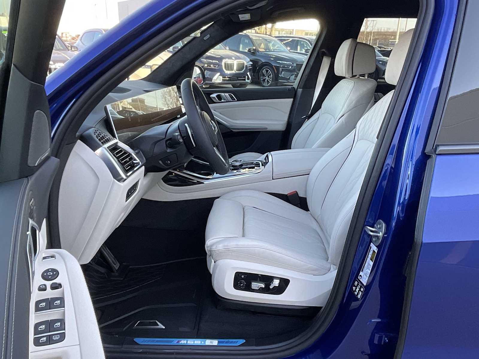 Thumbnail: 2026 BMW X7 - 10