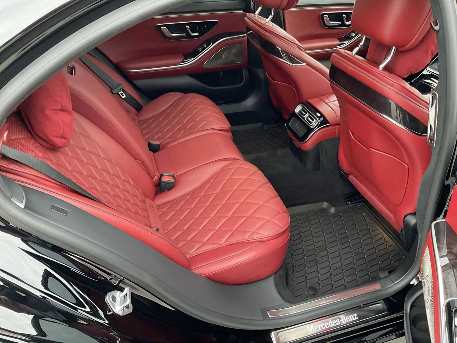 Thumbnail: 2023 Mercedes-Benz S-Class - 13