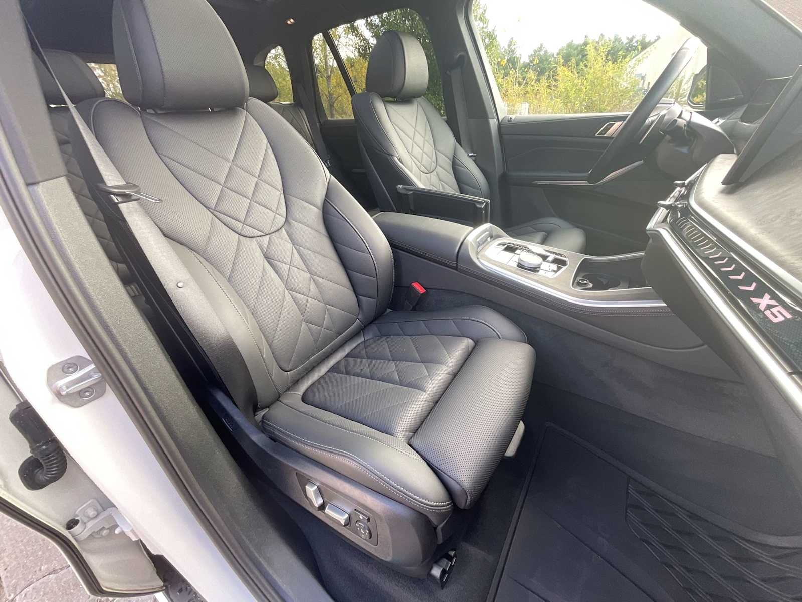 Thumbnail: 2025 BMW X5 - 23