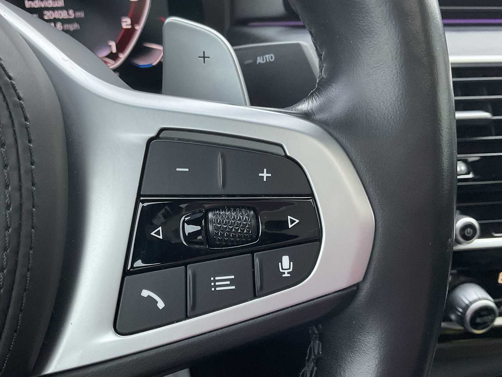 Thumbnail: 2022 BMW 5 Series - 26