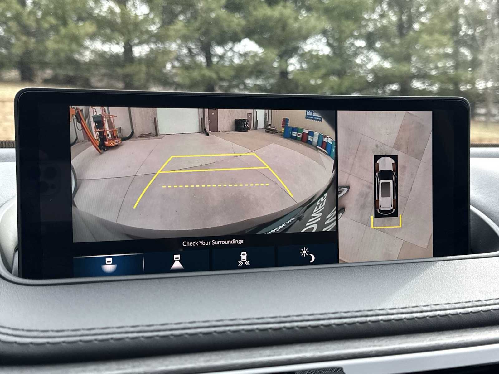 Thumbnail: 2023 Acura MDX - 32