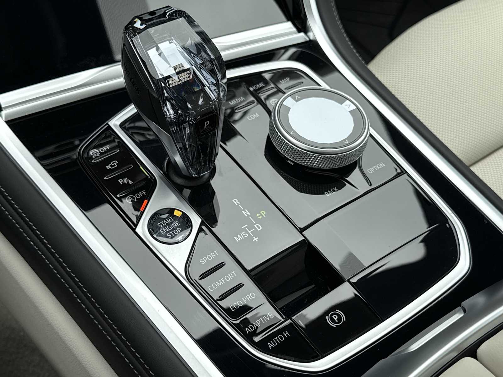 2026 BMW 8 Series 840i - Photo 35