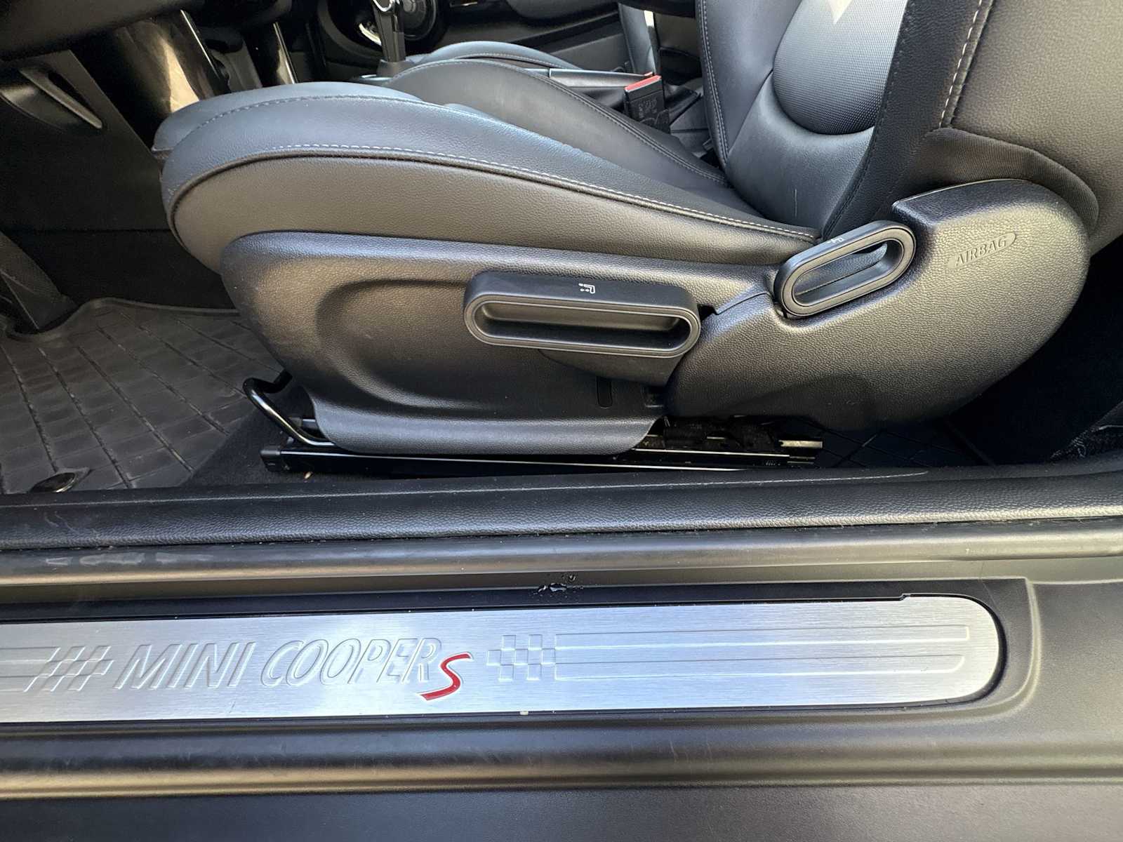 Thumbnail: 2023 MINI Cooper Hardtop - 17