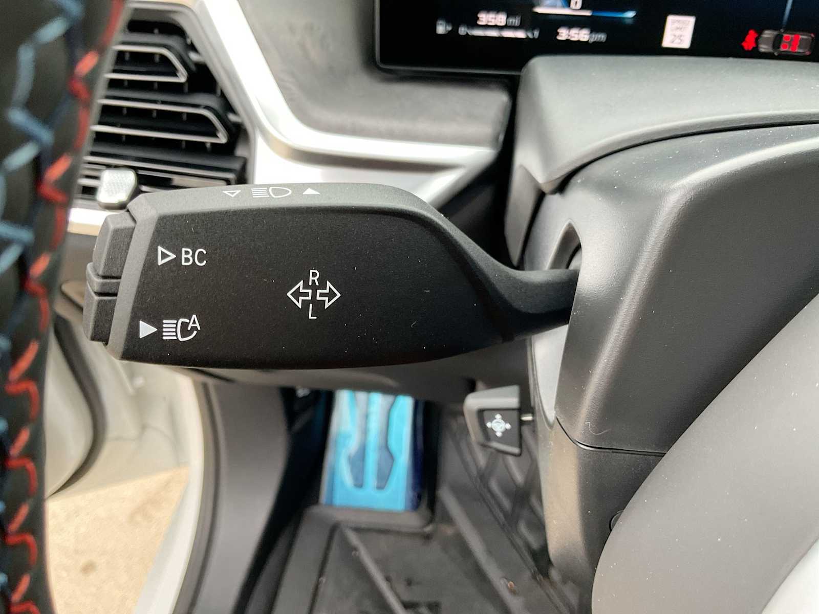 2025 BMW X5 M60i 29
