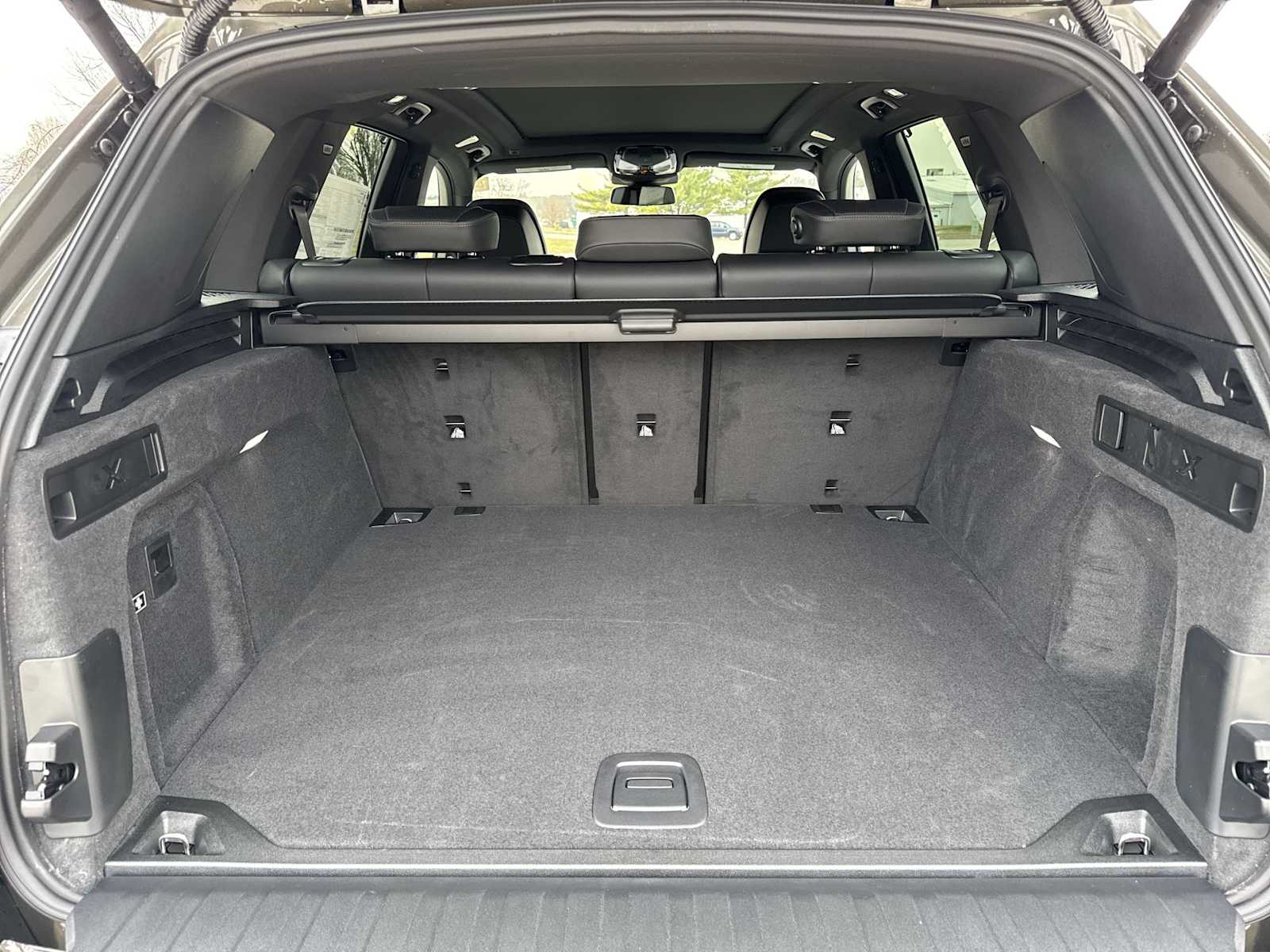 Thumbnail: 2026 BMW X5 - 37