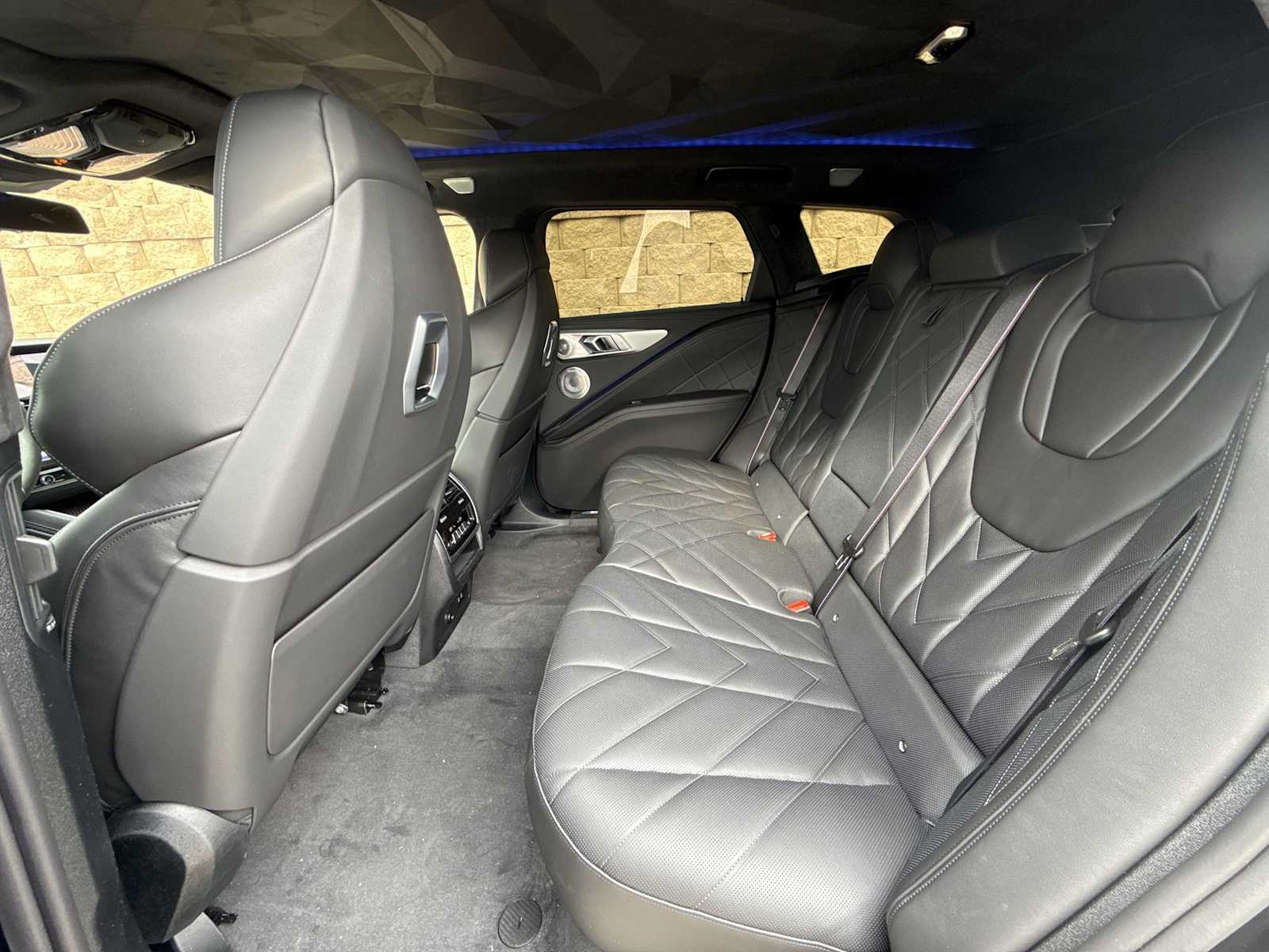 Thumbnail: 2026 BMW XM - 21