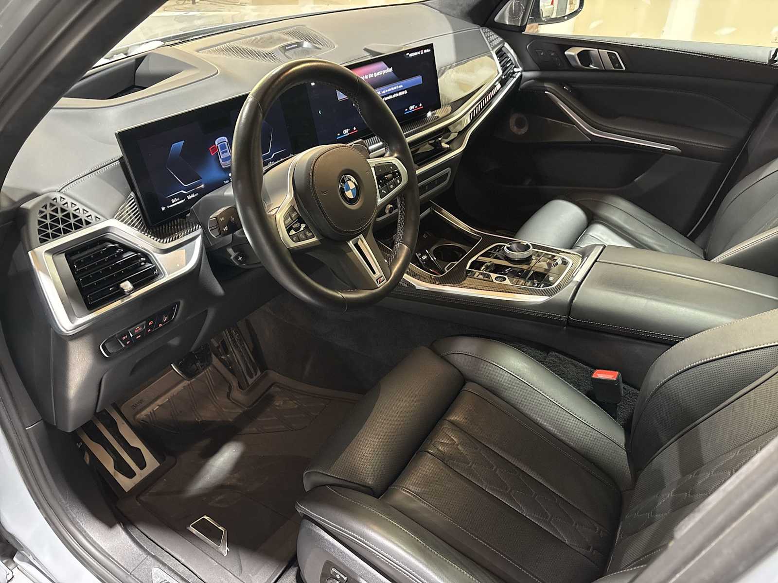 Thumbnail: 2023 BMW X7 - 10