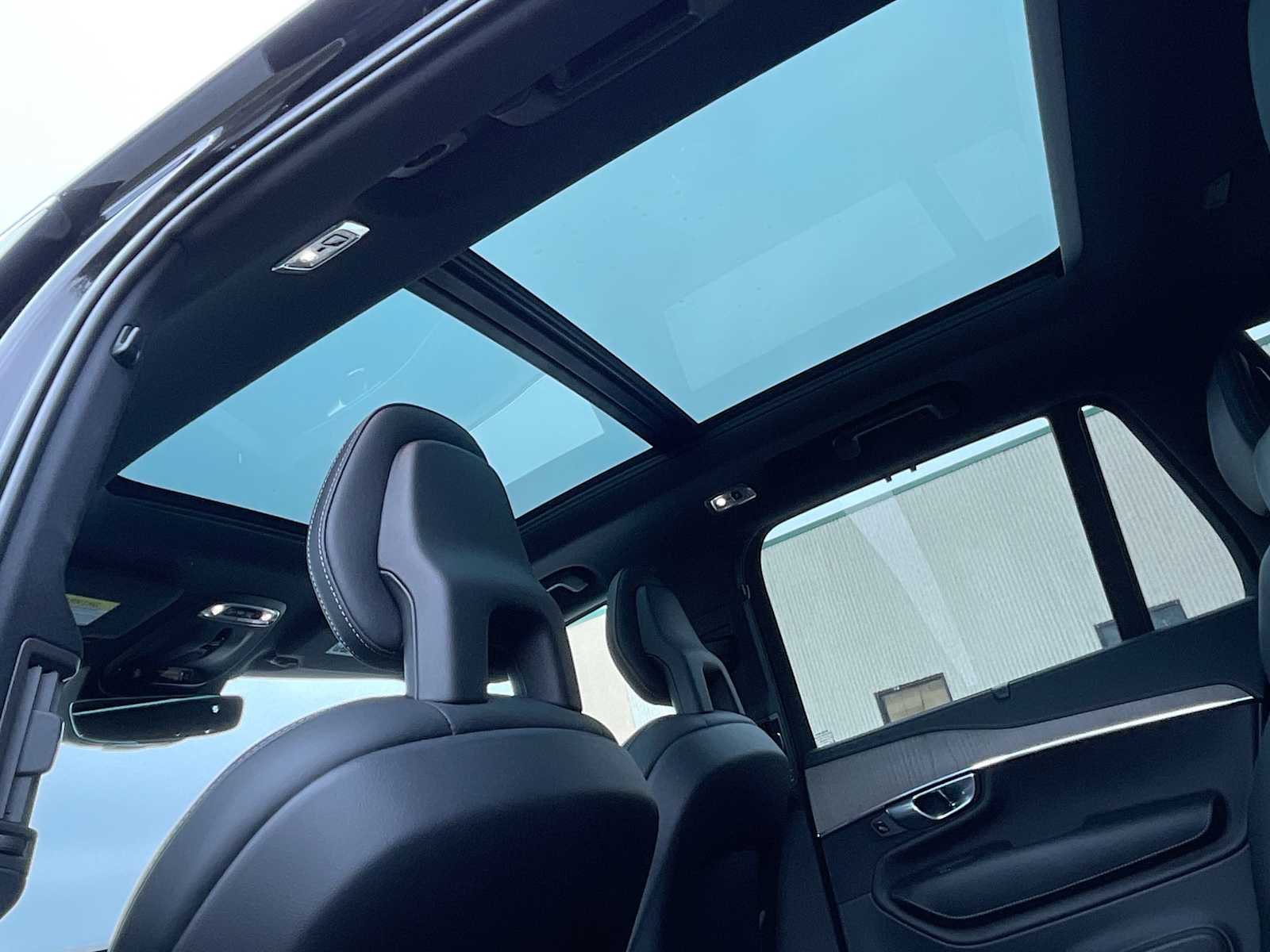 Thumbnail: 2020 Volvo XC90 - 25