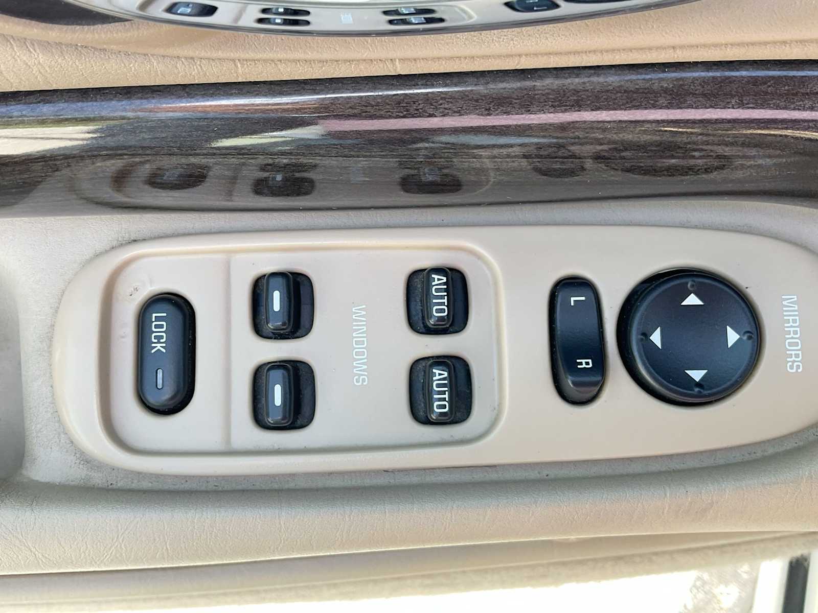 Thumbnail: 2005 Buick LeSabre - 17