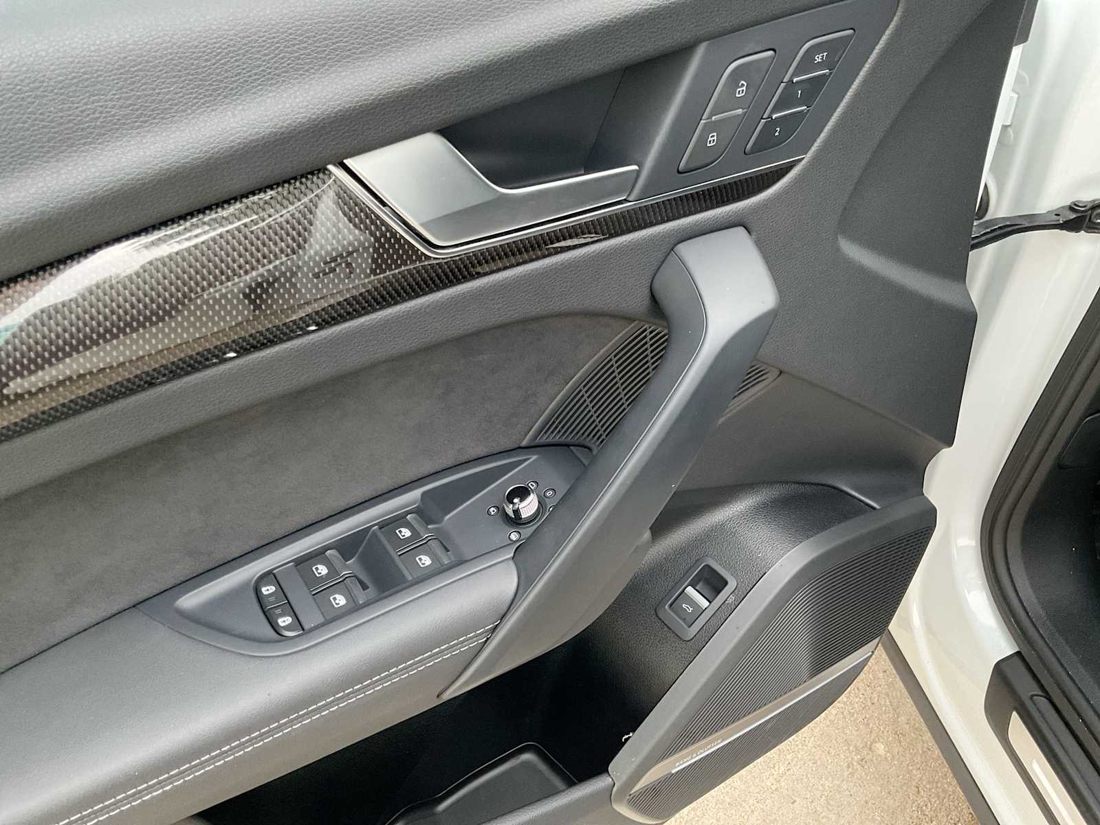 Thumbnail: 2024 Audi SQ5 - 18