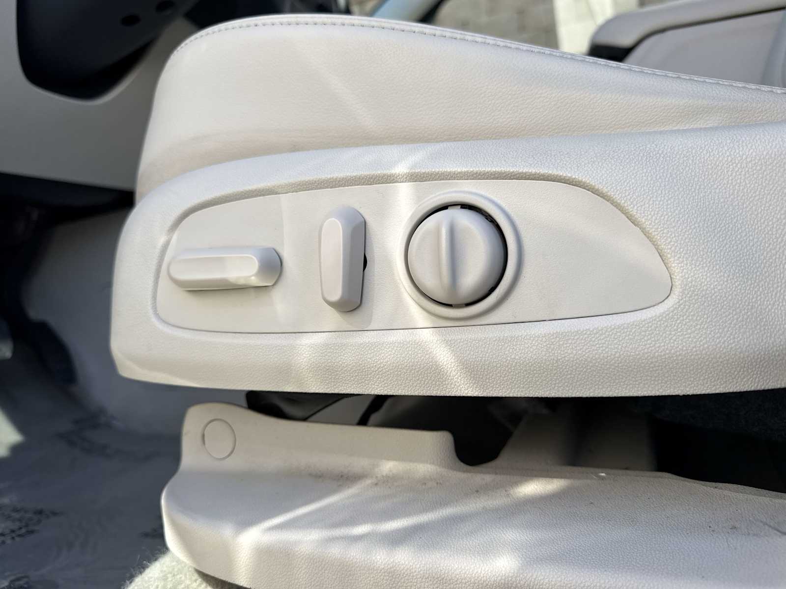 Thumbnail: 2021 GMC Acadia - 18