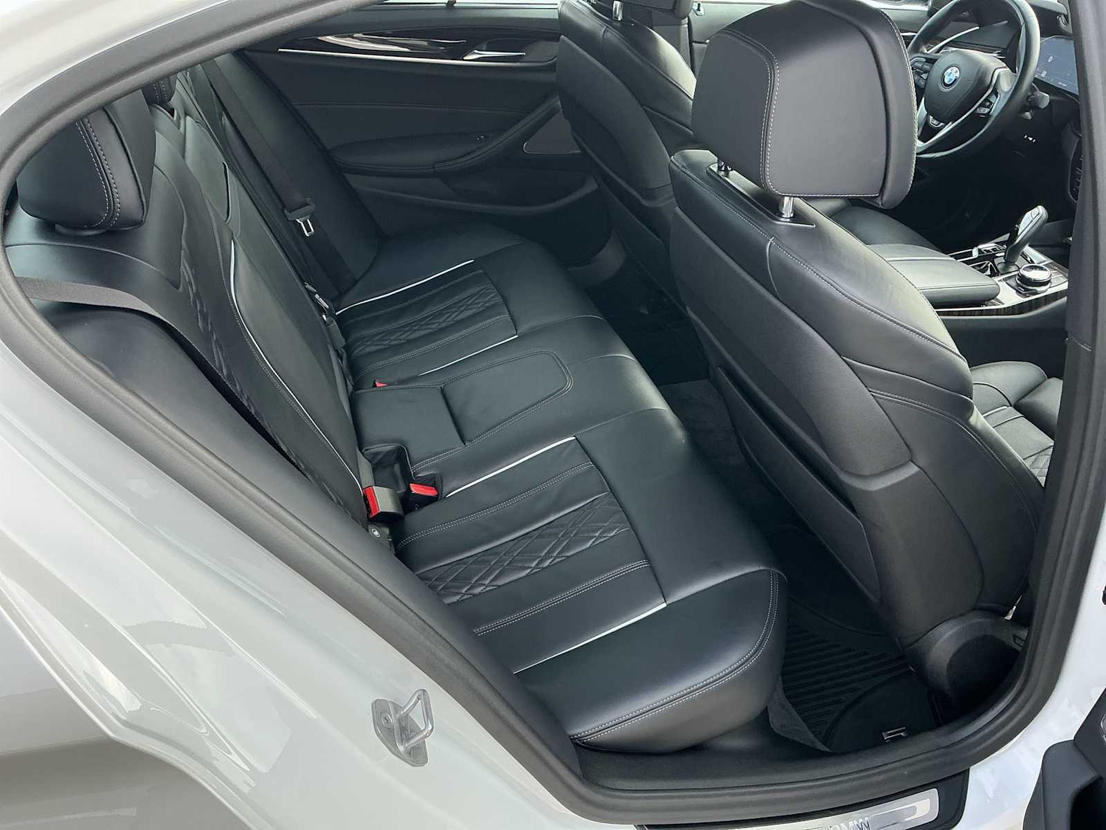 Thumbnail: 2022 BMW 5 Series - 13