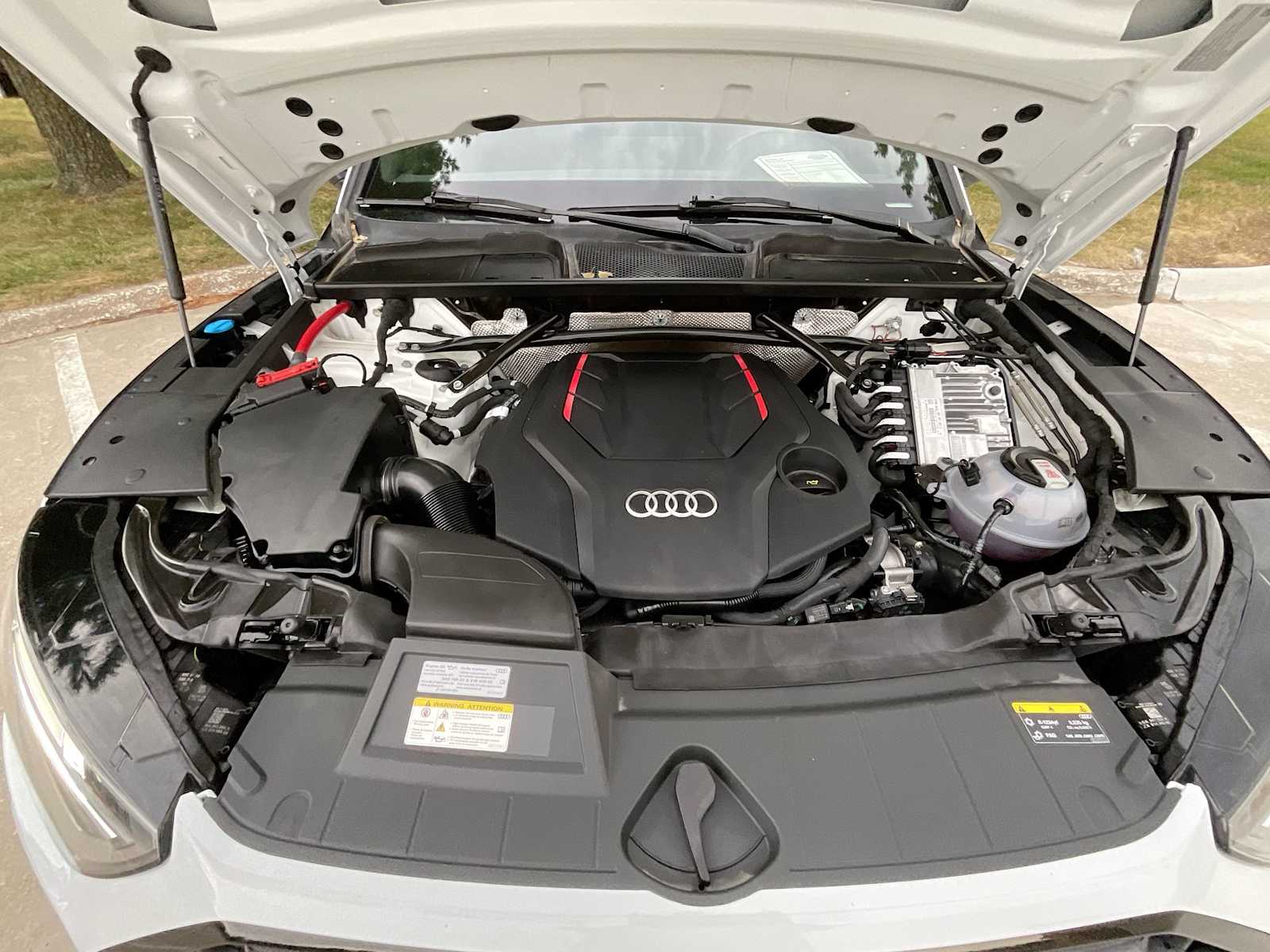 Thumbnail: 2024 Audi SQ5 - 15