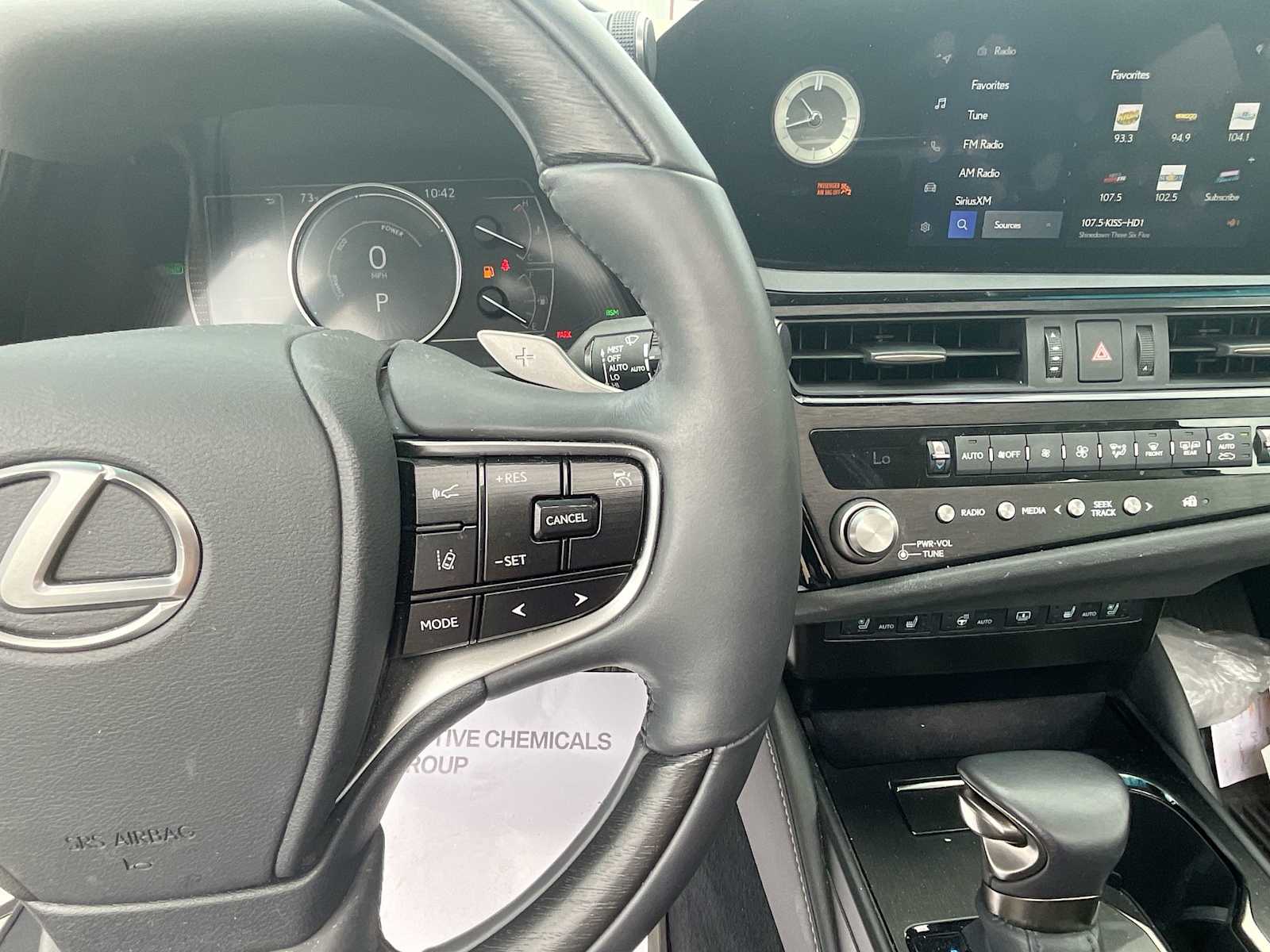 Thumbnail: 2023 Lexus ES - 18