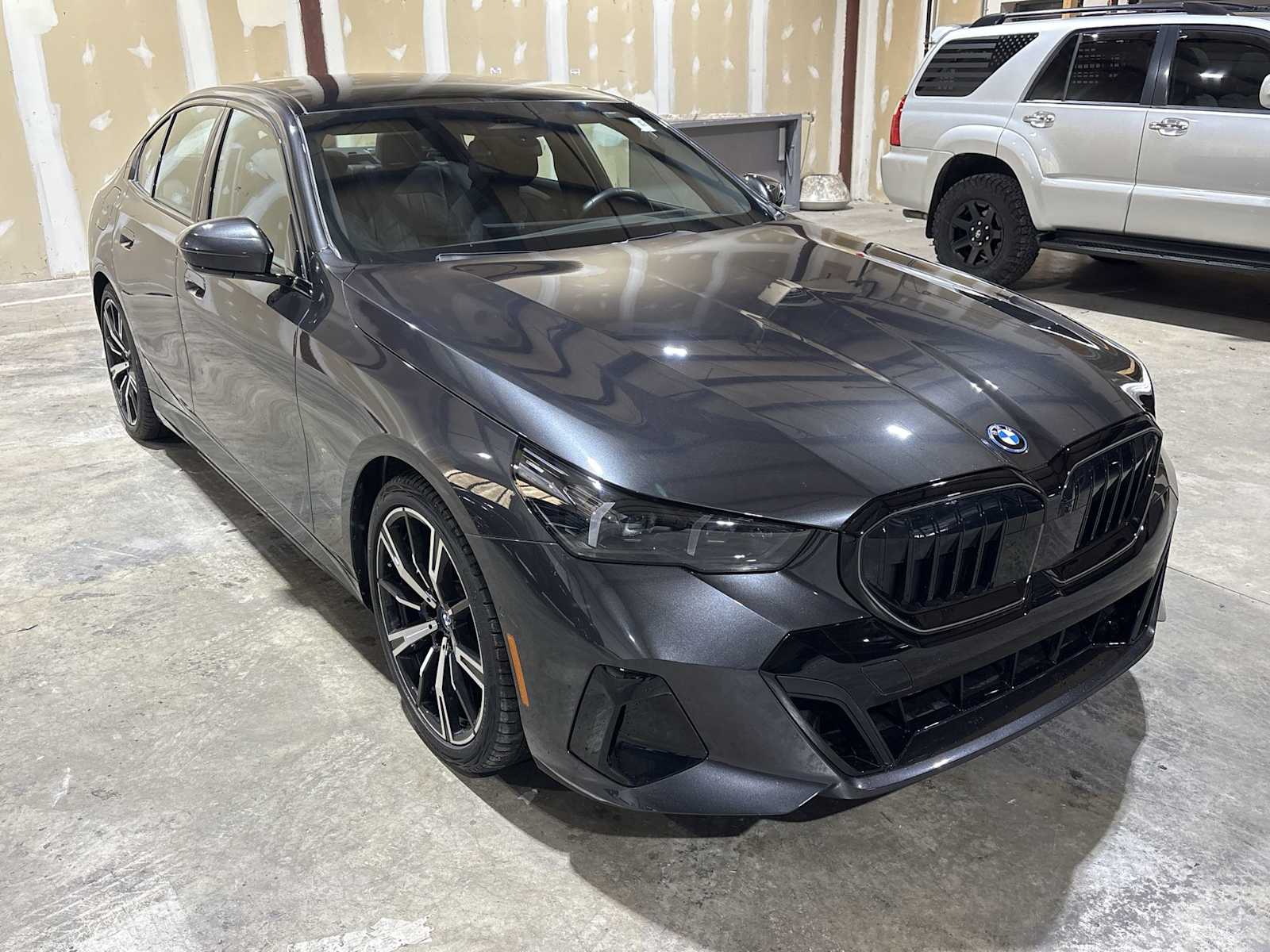 Thumbnail: 2025 BMW 5 Series - 16