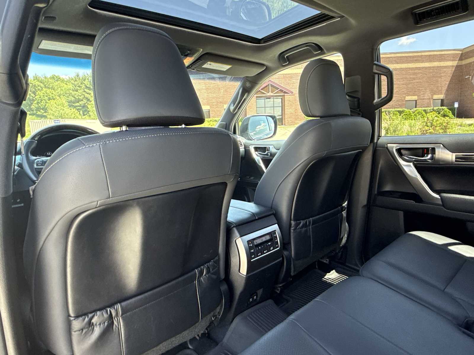 Thumbnail: 2022 Lexus GX - 18