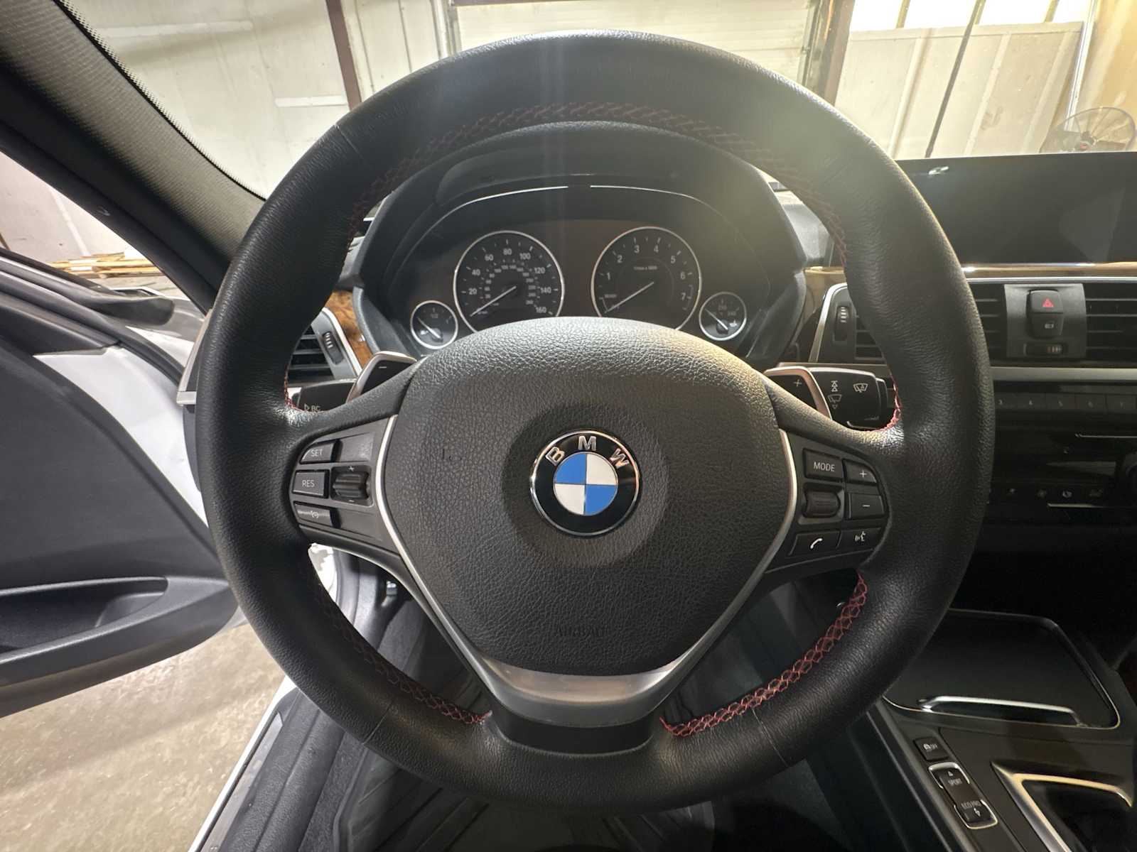 Thumbnail: 2017 BMW 3 Series - 21