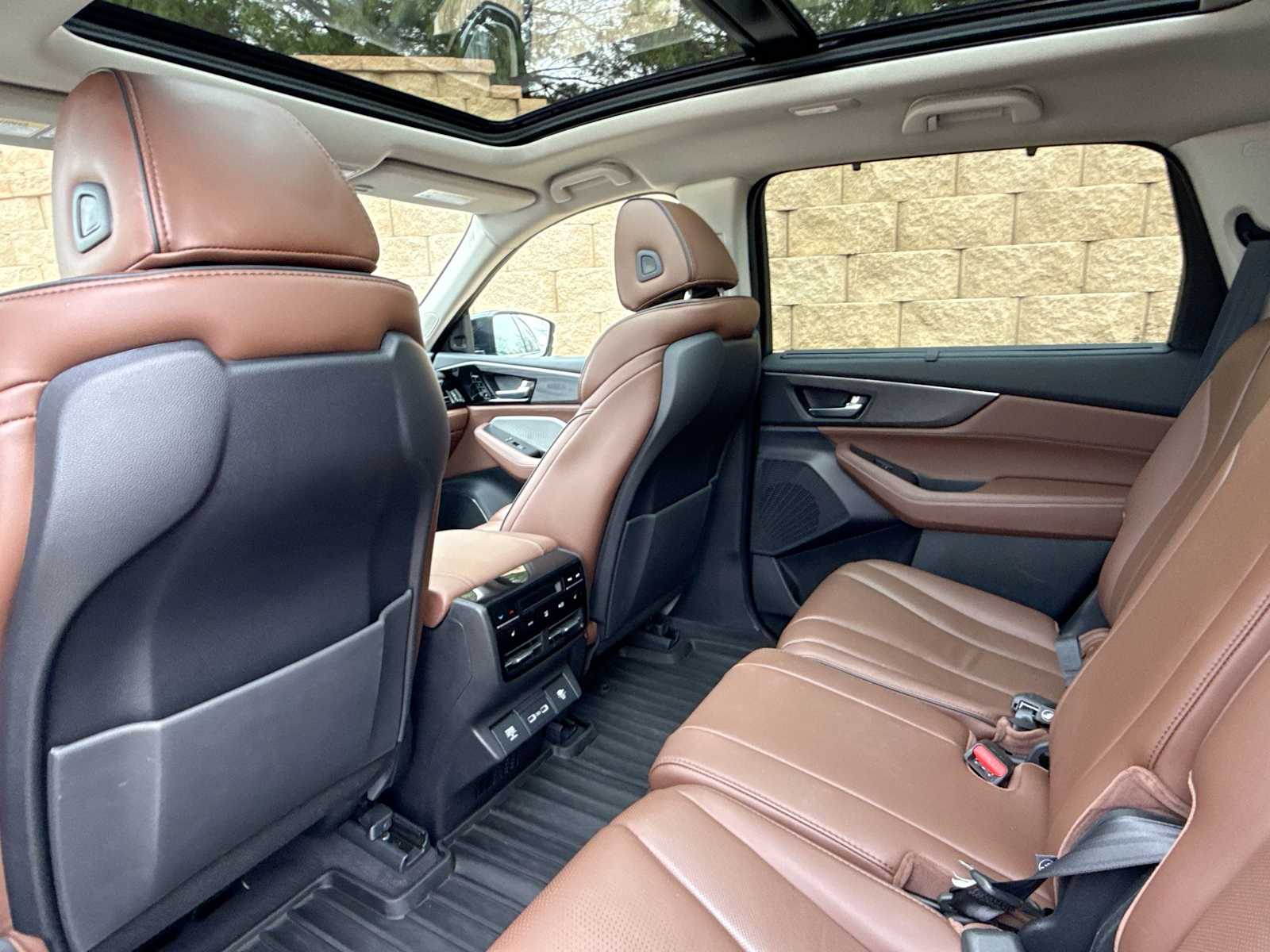 Thumbnail: 2023 Acura MDX - 19