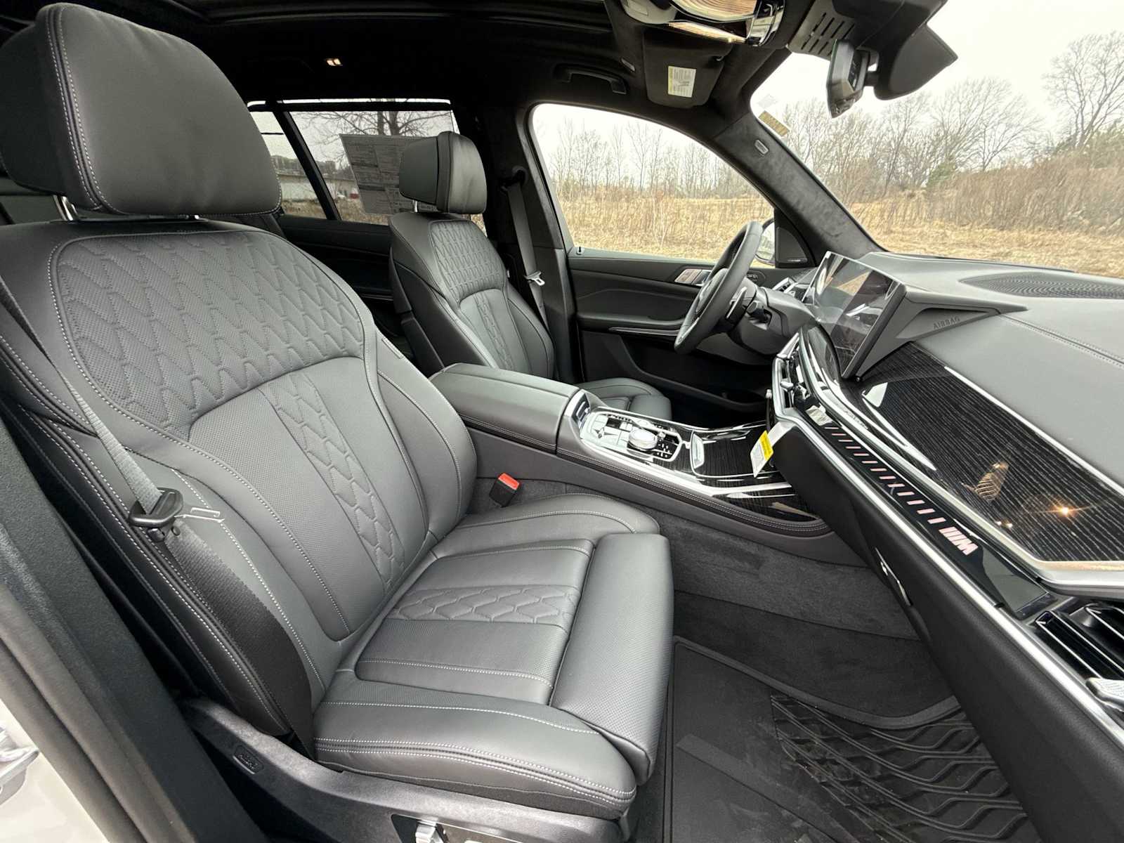 Thumbnail: 2026 BMW X7 - 24