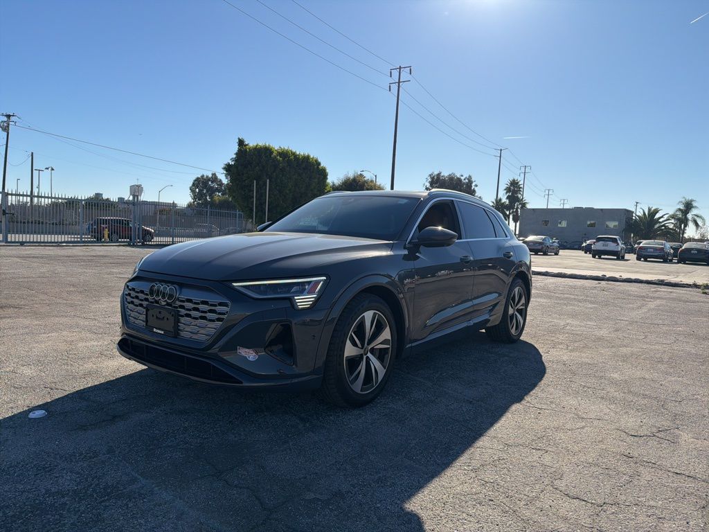 2024 Audi Q8 e-tron Prestige's photo