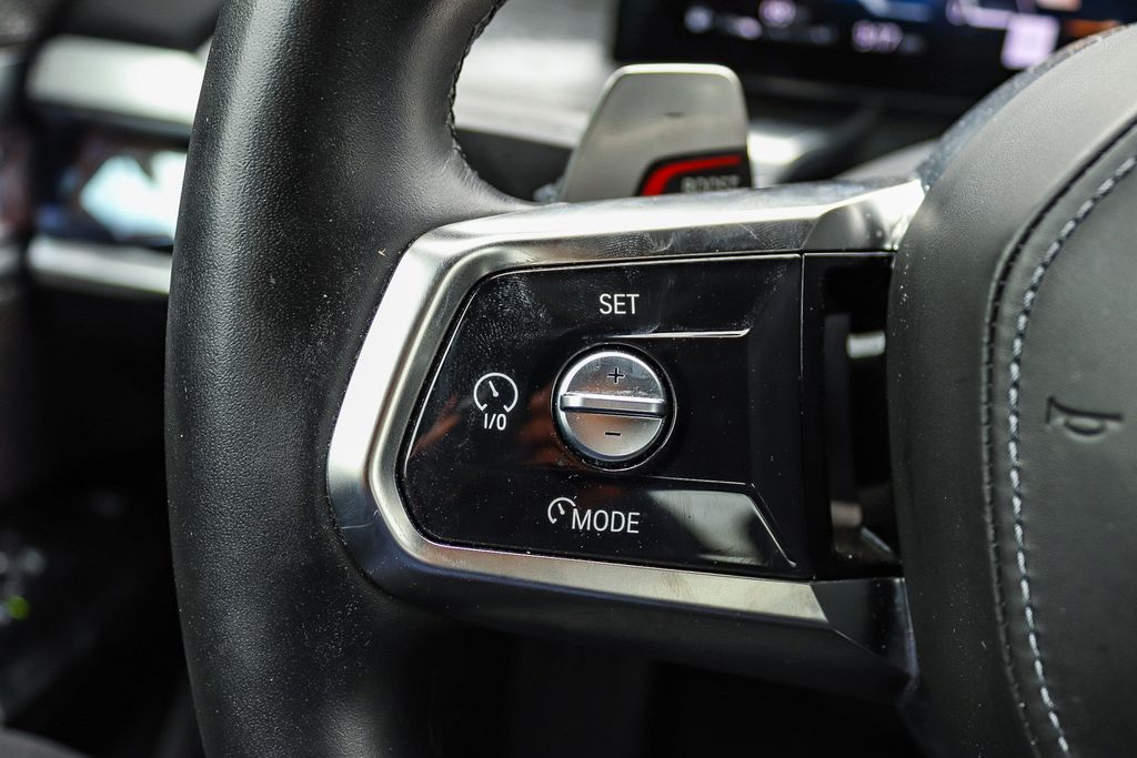 2025 BMW 7 Series 740i - Photo 25