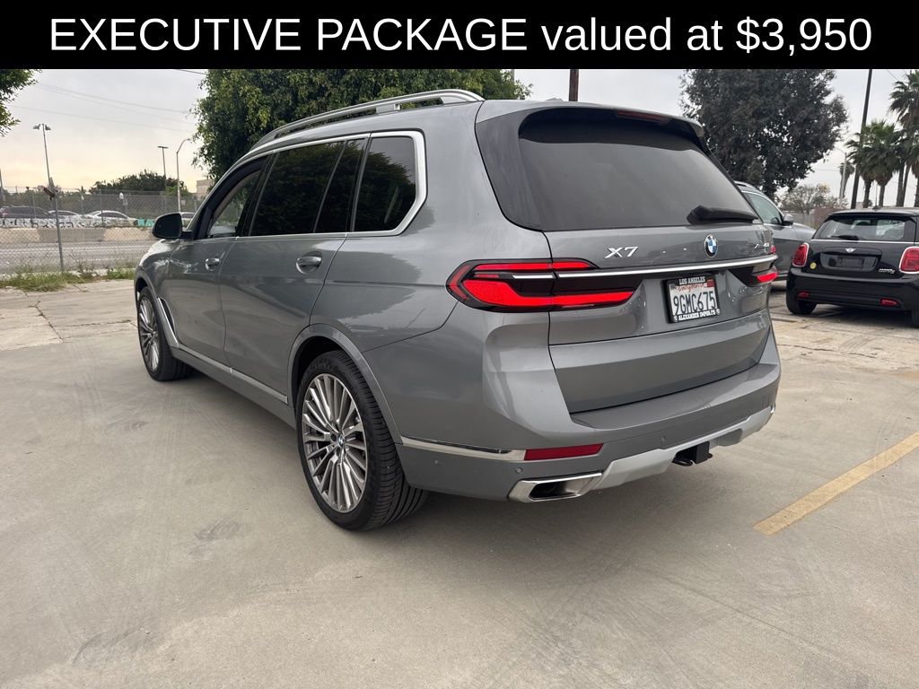 2024 BMW X7 xDrive40i photo 3