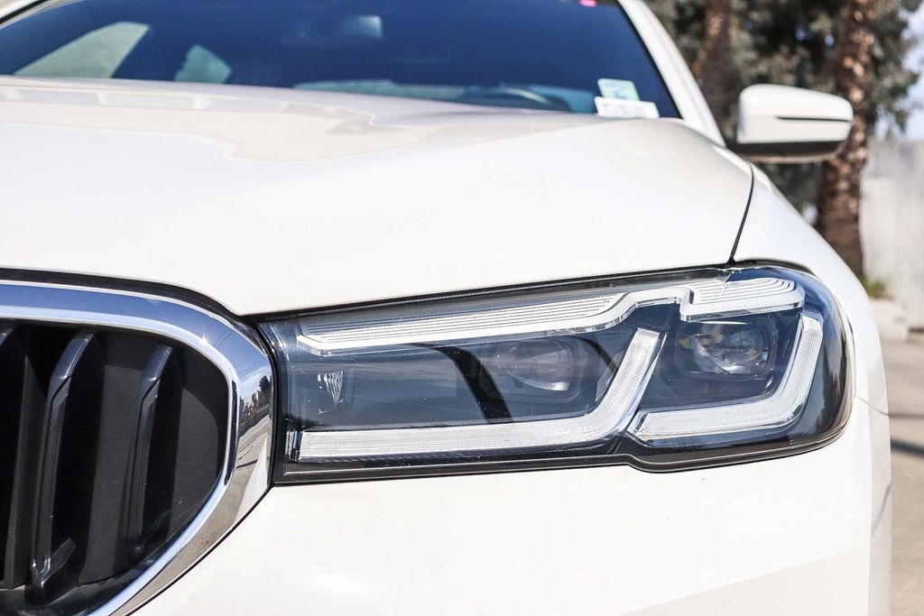 2023 BMW 5 Series 530e iPerformance photo 3