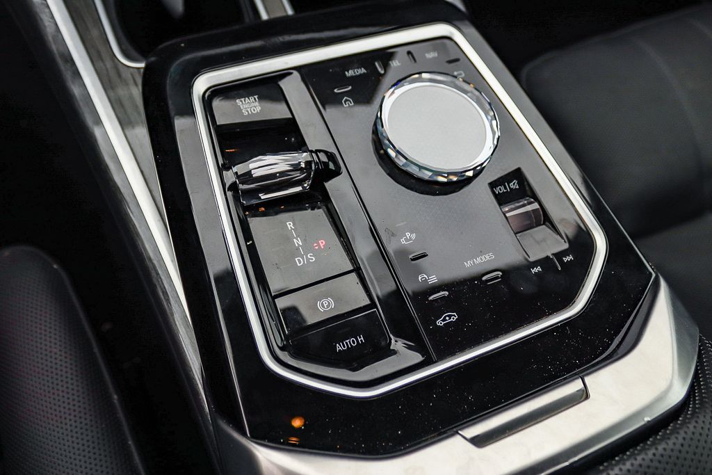 2025 BMW 7 Series 740i - Photo 21
