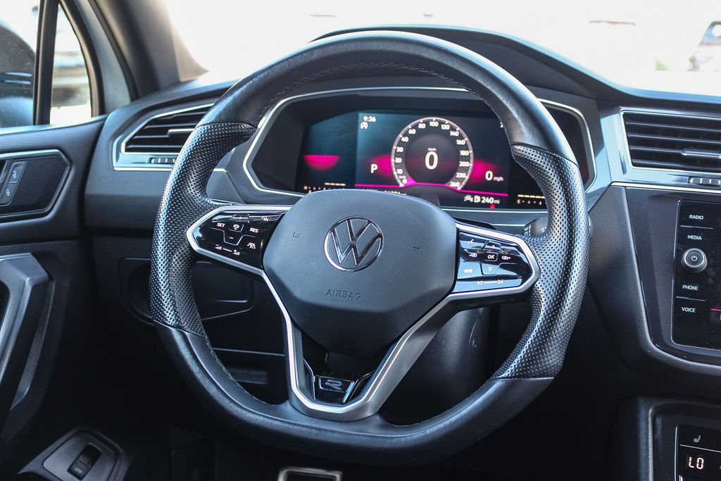 Tiguan SE R-LINE BLACK