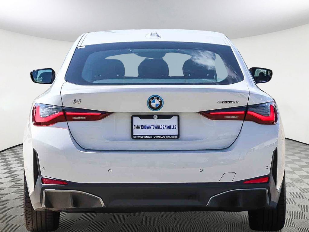 2023 BMW i4 eDrive35 photo 4