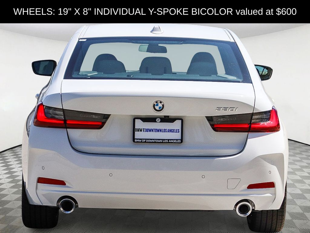 2025 BMW 3 Series 330i photo 4